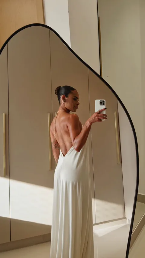 Resultado do Bronze Express em vestido claro